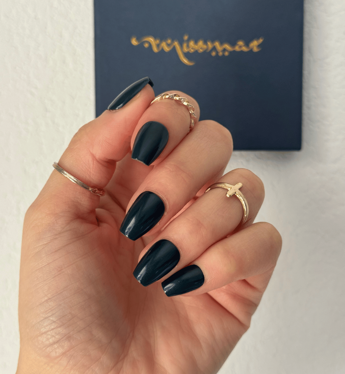 Faux-ongles-vert-pétrole-coffin-court