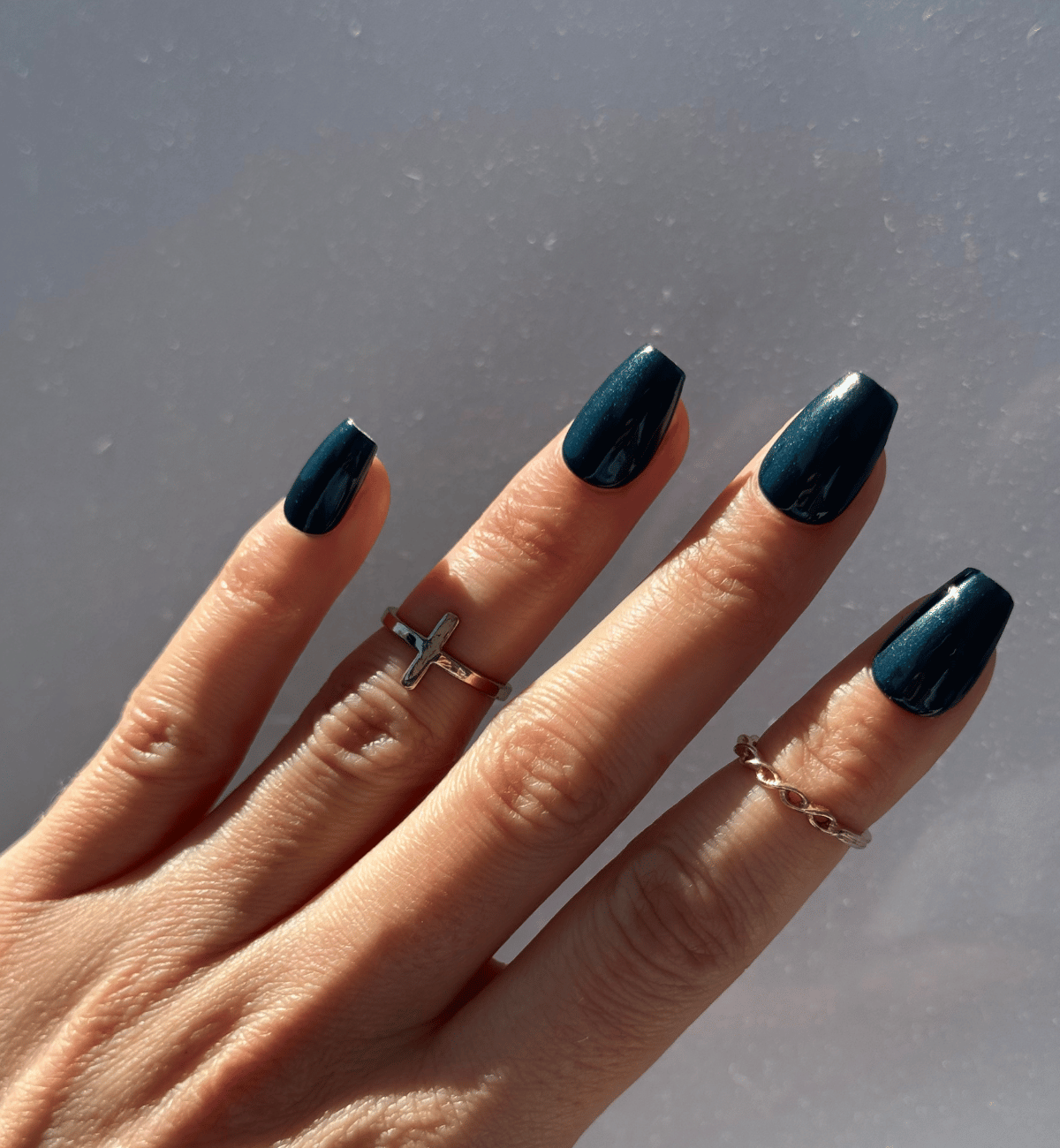 Faux-ongles-vert-pétrole-coffin-court