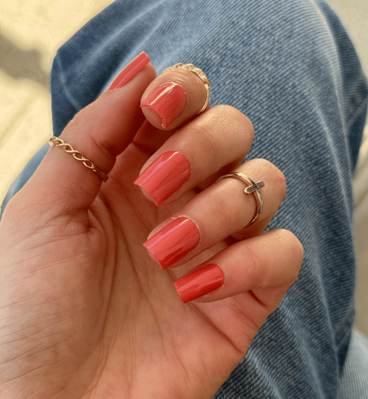 FAUX ONGLES CORAILS CARRÉS COURTS