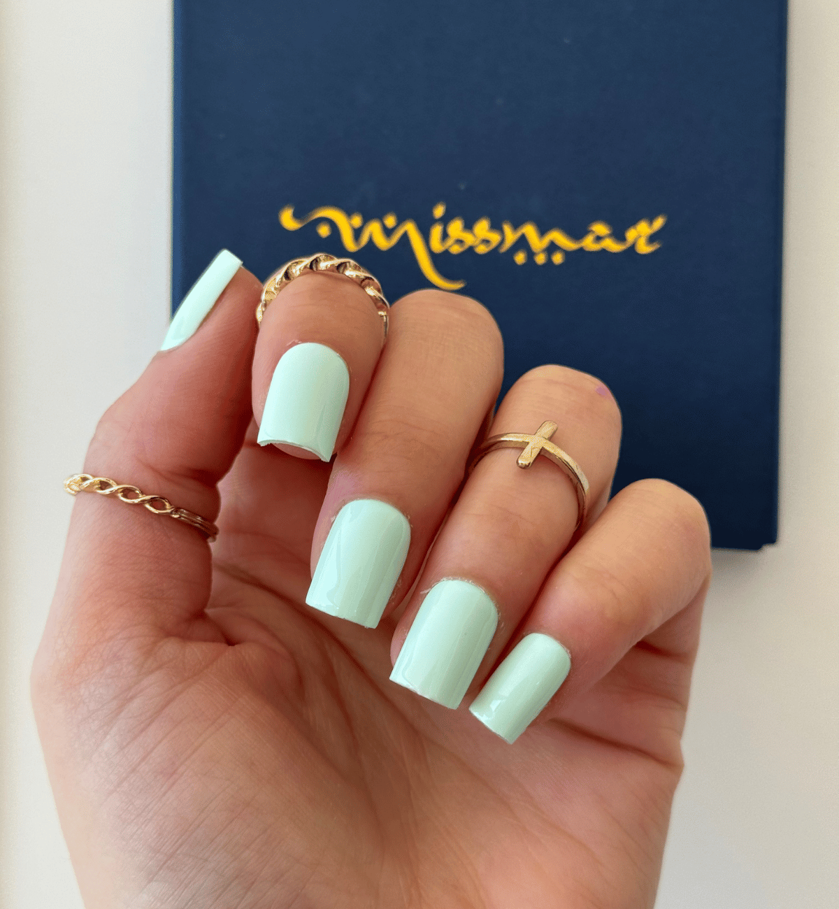 FAUX ONGLES VERTS MENTHE CARRÉS COURTS