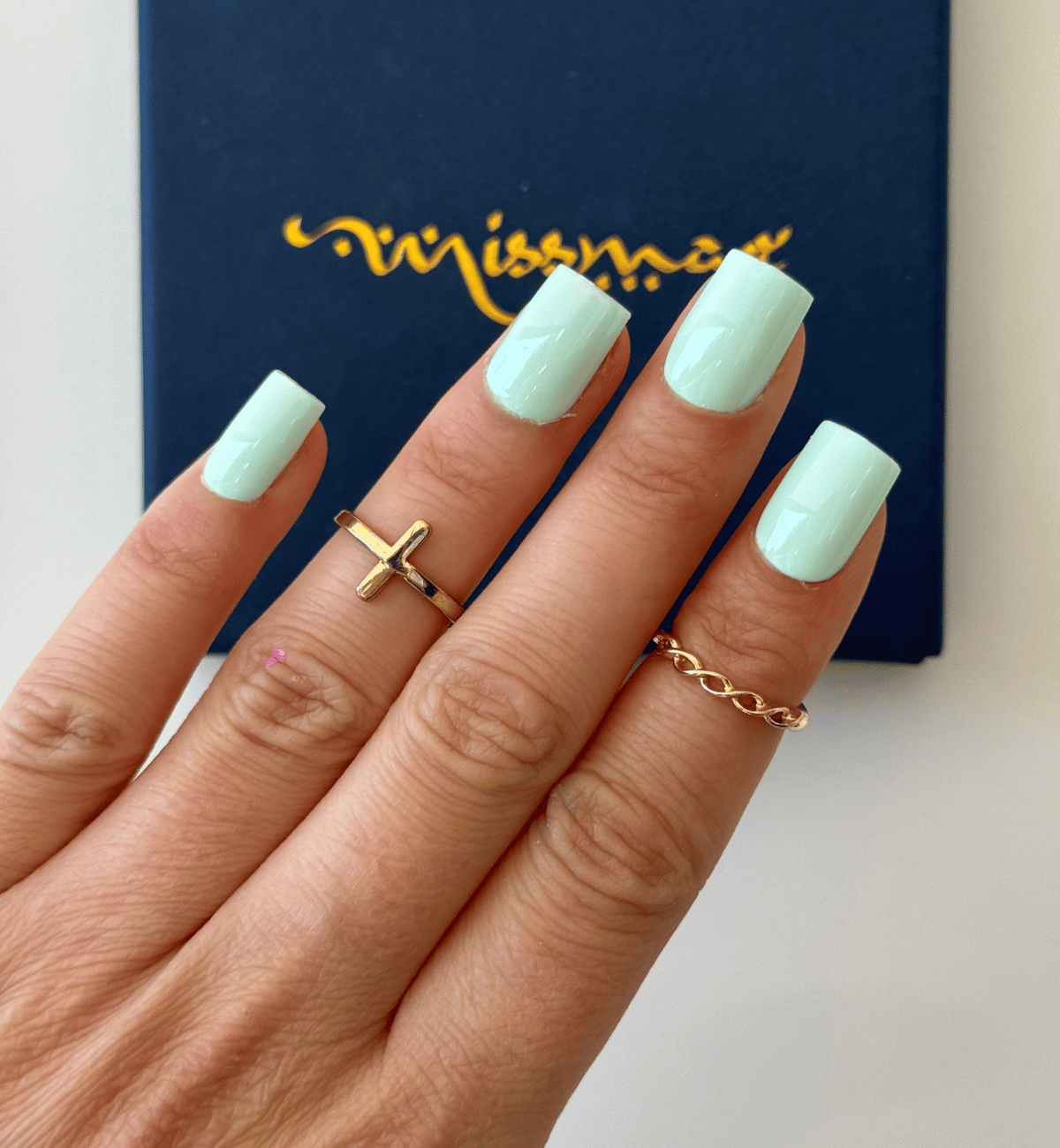 FAUX ONGLES VERTS MENTHE CARRÉS COURTS