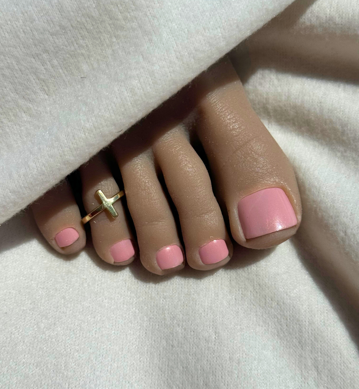 FAUX ONGLES PIEDS ROSES PERLES
