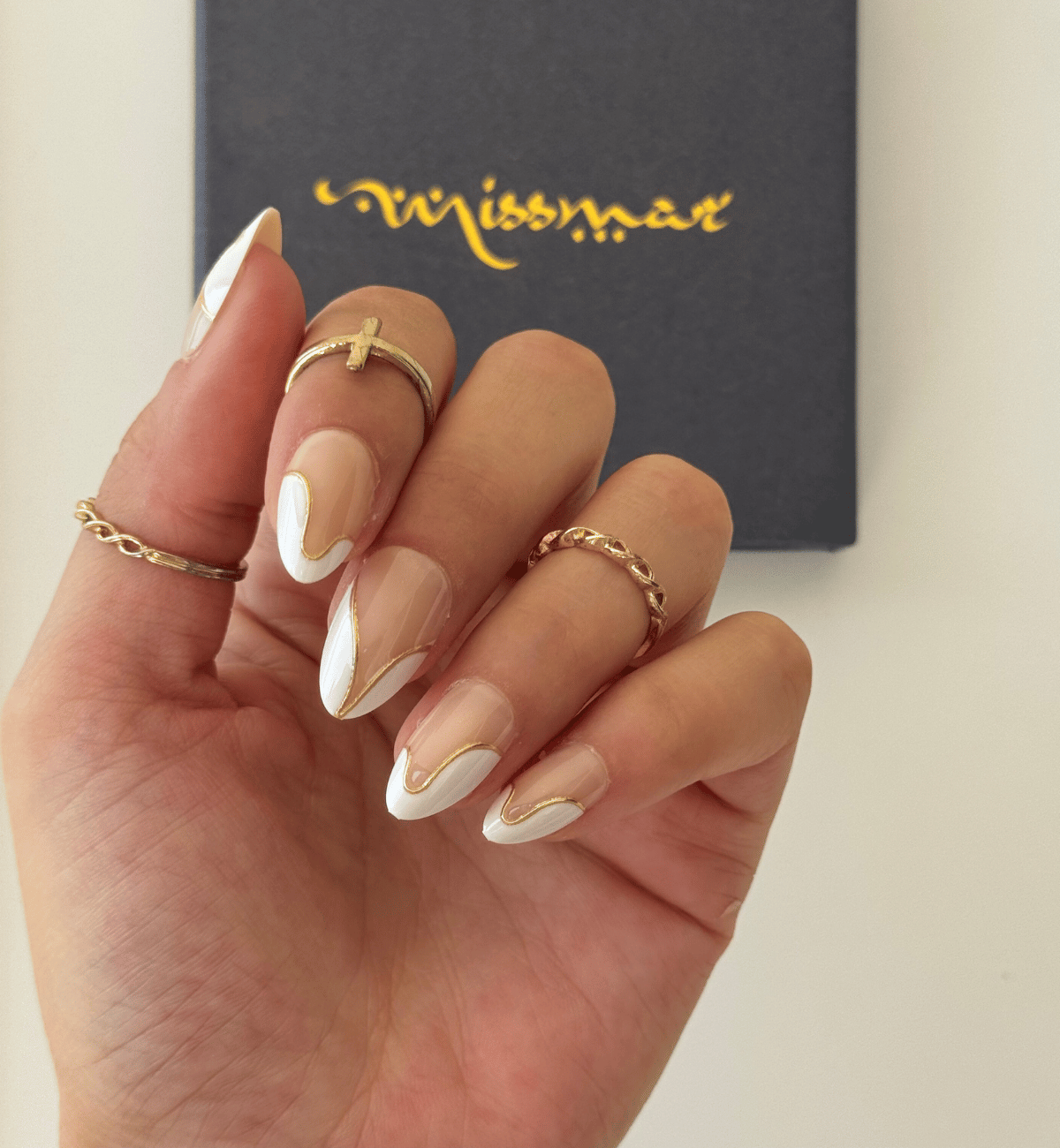 FAUX ONGLES FRENCH GOLDEN AMANDES MÉDIUM