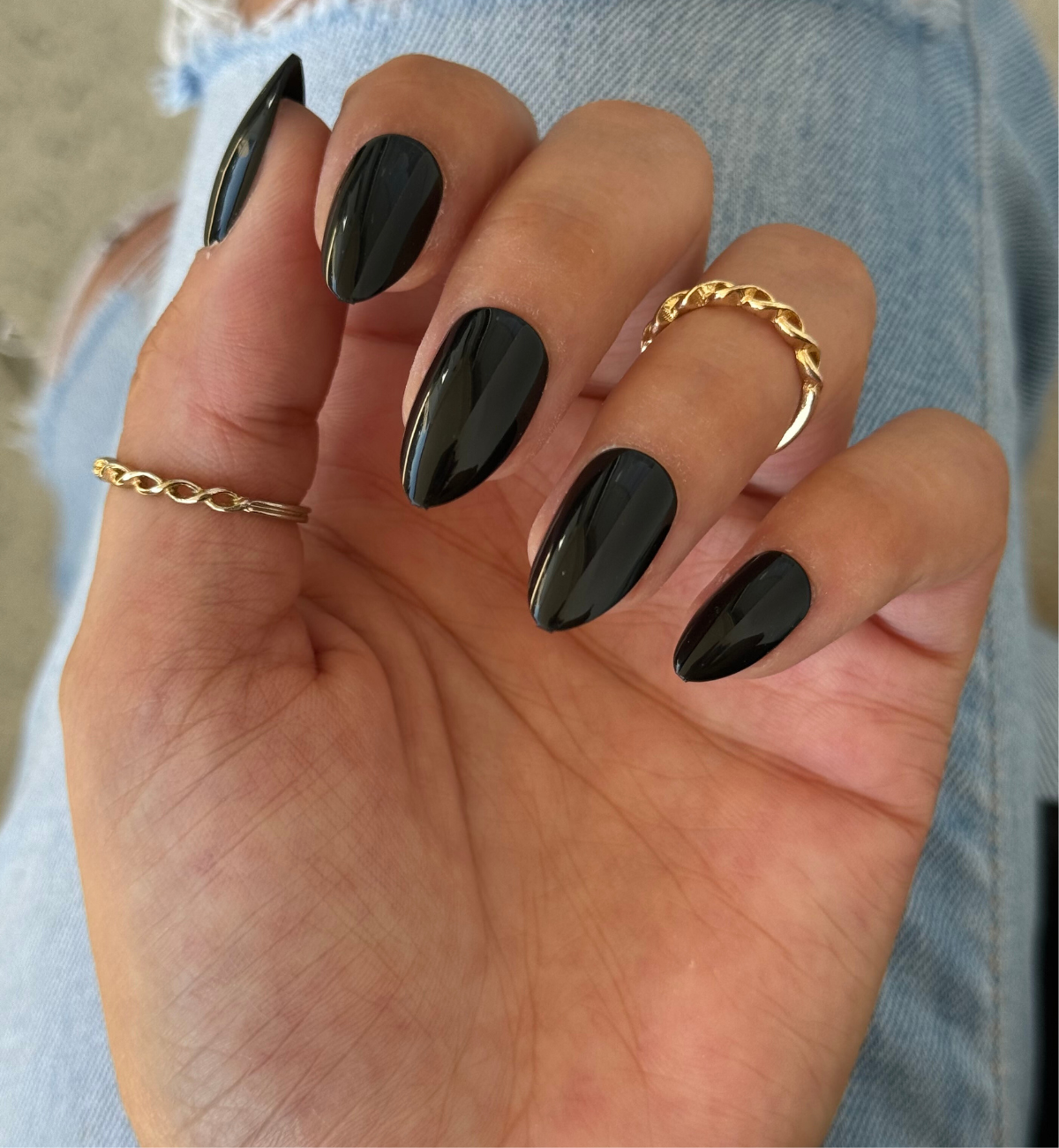 FAUX ONGLES NOIRS AMANDES MÉDIUM