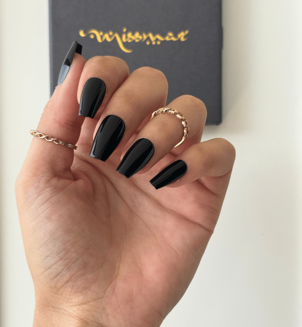 FAUX ONGLES NOIRS COFFINS MÉDIUM