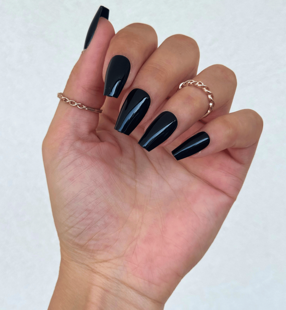 FAUX ONGLES NOIRS COFFINS MÉDIUM