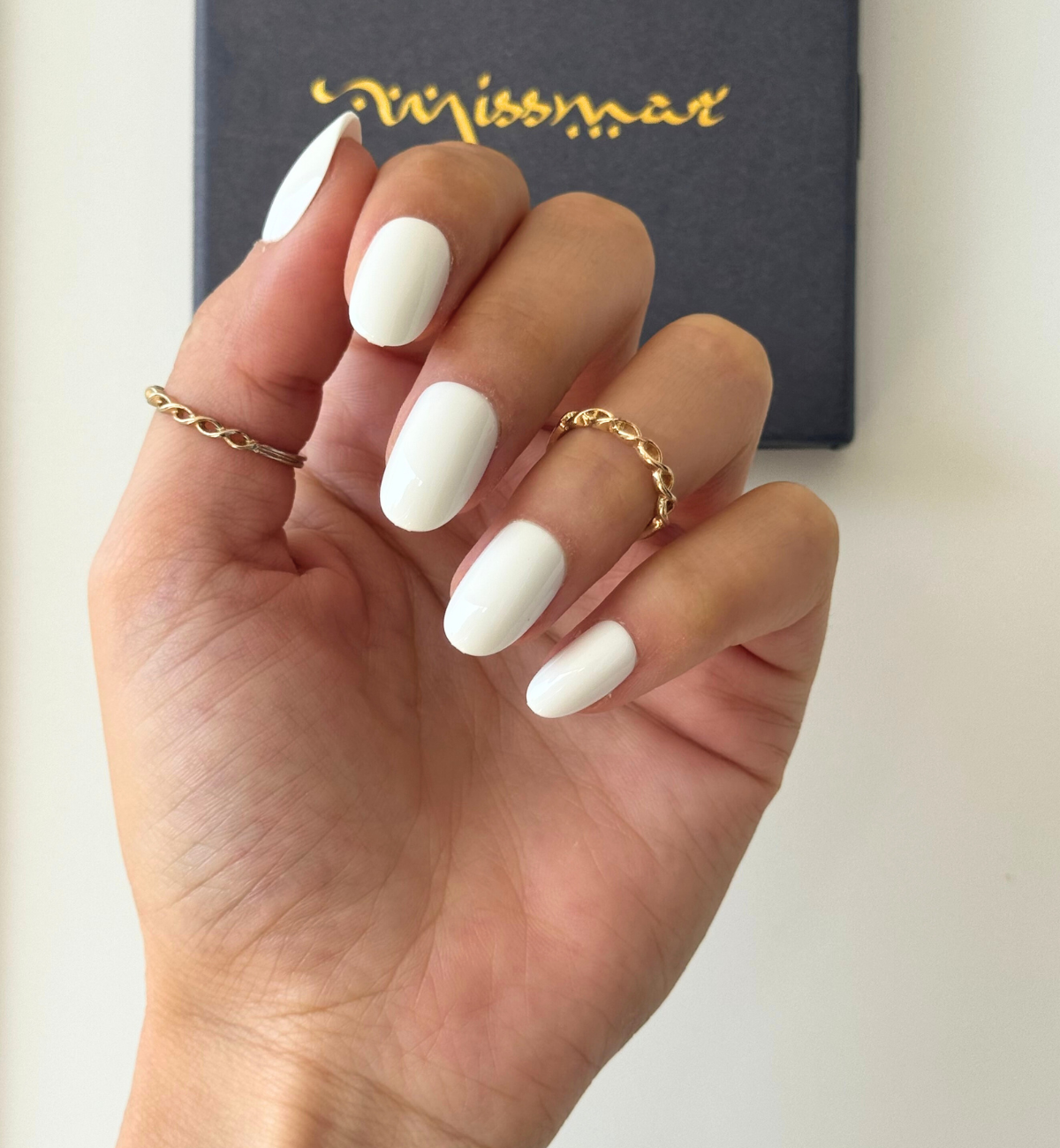 FAUX ONGLES BLANCS ARRONDIS COURTS