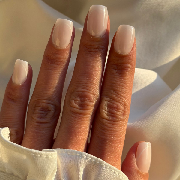 Faux ongles French milky outline carré extra court, vue 2