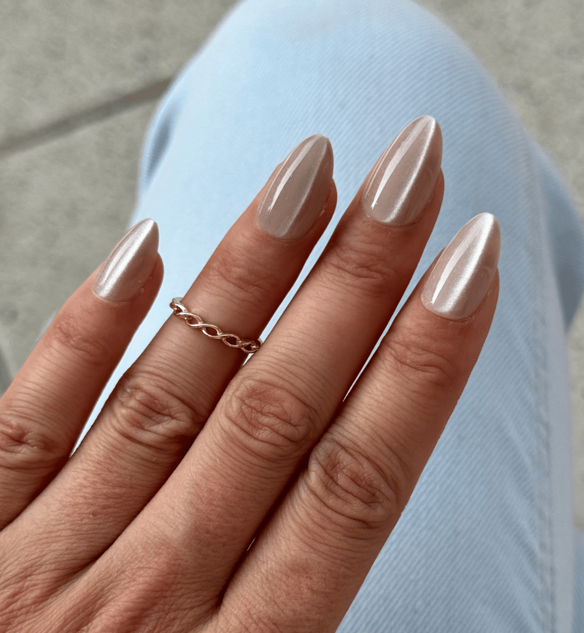 FAUX ONGLES CAT EYES : BEIGES LATTÉS AMANDES MÉDIUM
