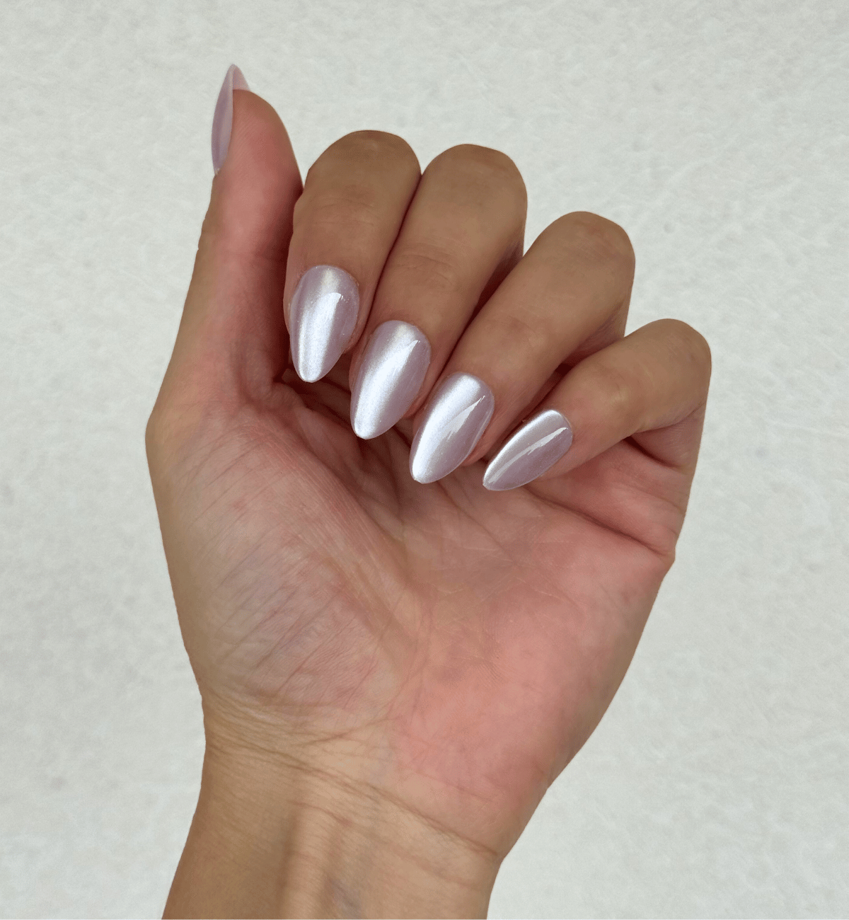 FAUX ONGLES CAT EYES : GRIS DE LIN AMANDES MÉDIUM