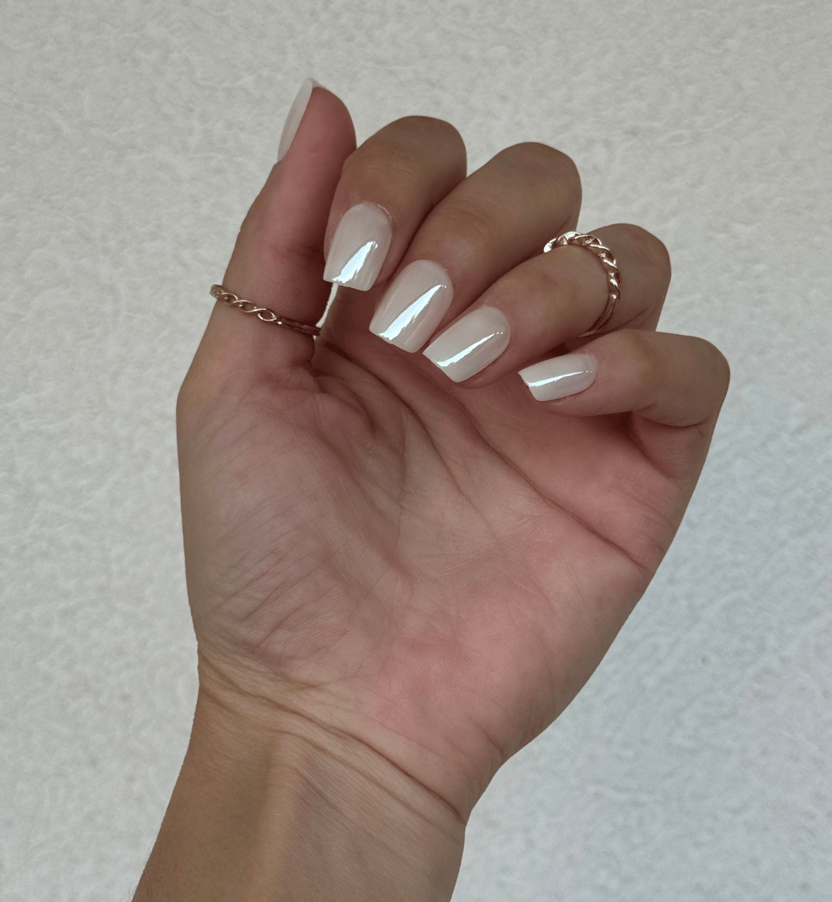 FAUX ONGLES IVOIRES GLACÉS CARRÉS COURTS