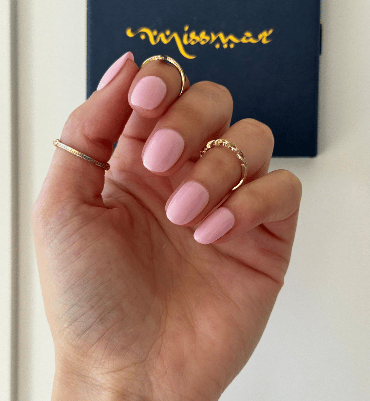 FAUX ONGLES ROSES PÂLES ARRONDIS COURTS