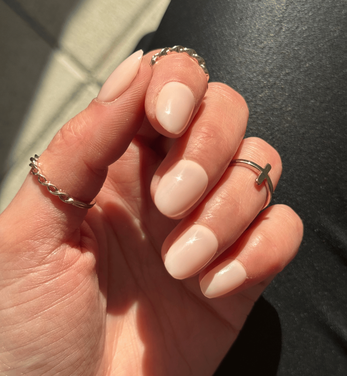 FAUX ONGLES ABRICOT NUDES ARRONDIS COURTS