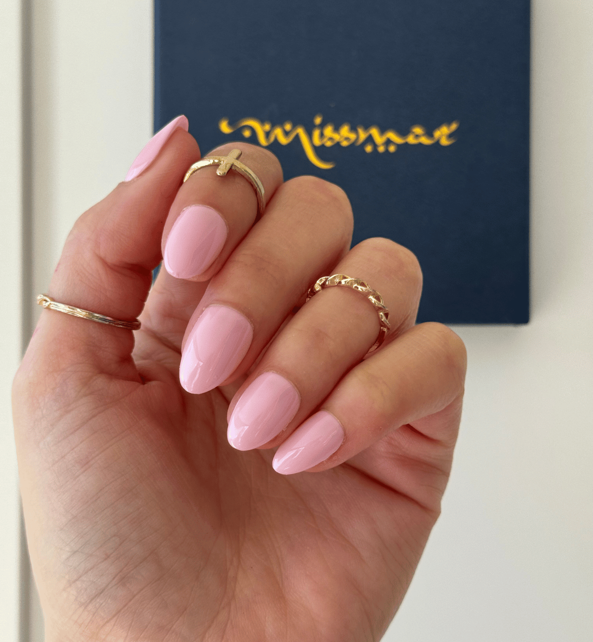 FAUX ONGLES ROSES PÂLES AMANDES COURTS