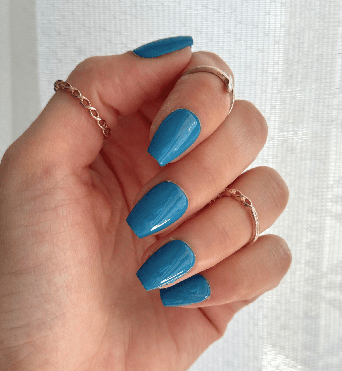 FAUX ONGLES BLEUS CANARD COFFINS COURTS