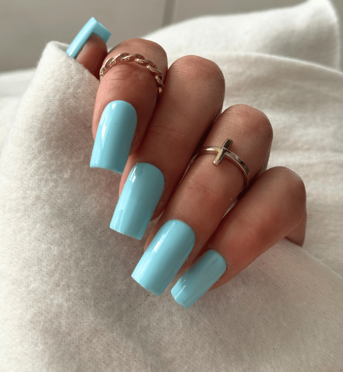 FAUX ONGLES BLEUS GLACIER CARRÉS MÉDIUM