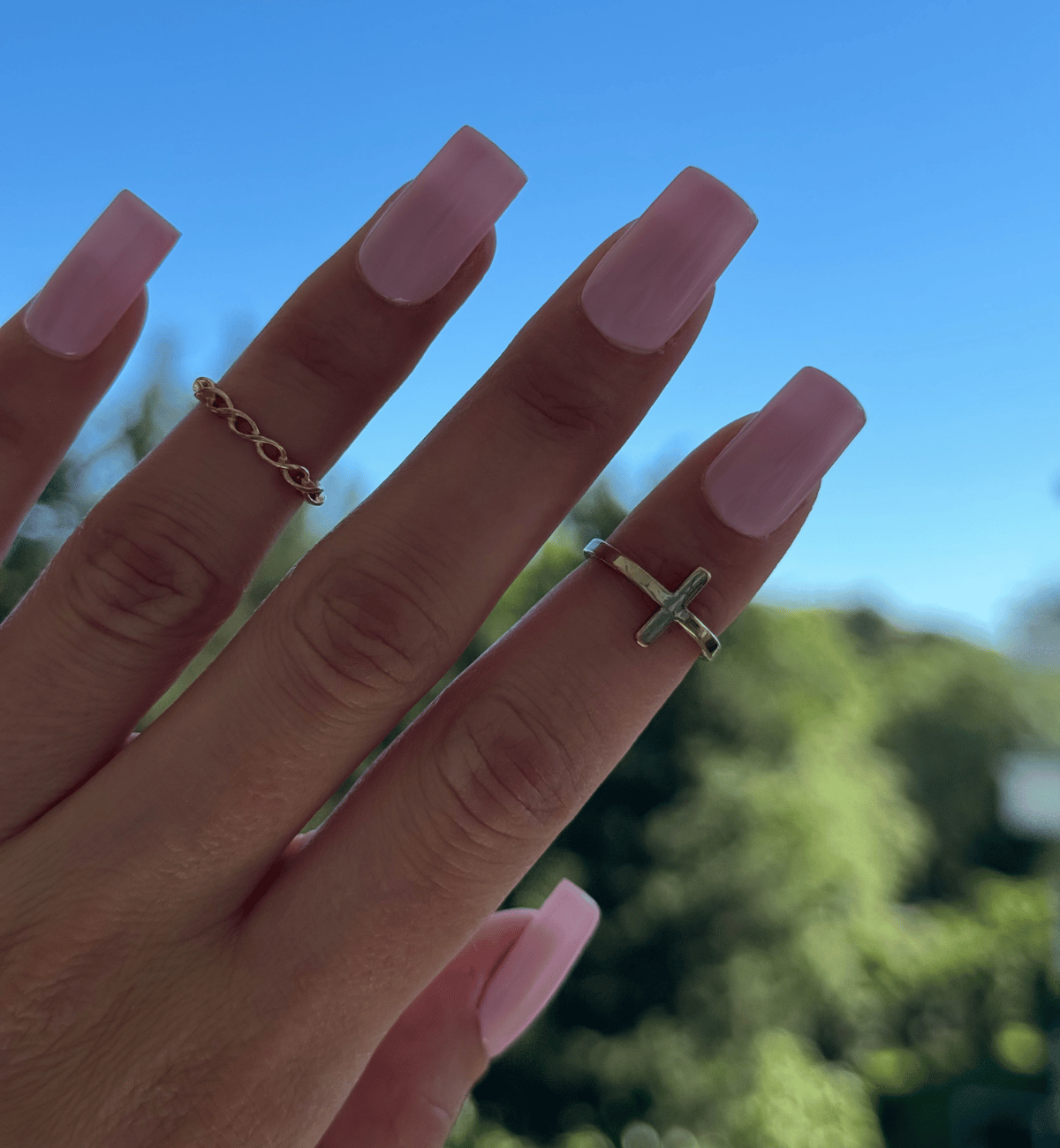 FAUX ONGLES ROSES PÂLES CARRÉS MÉDIUM