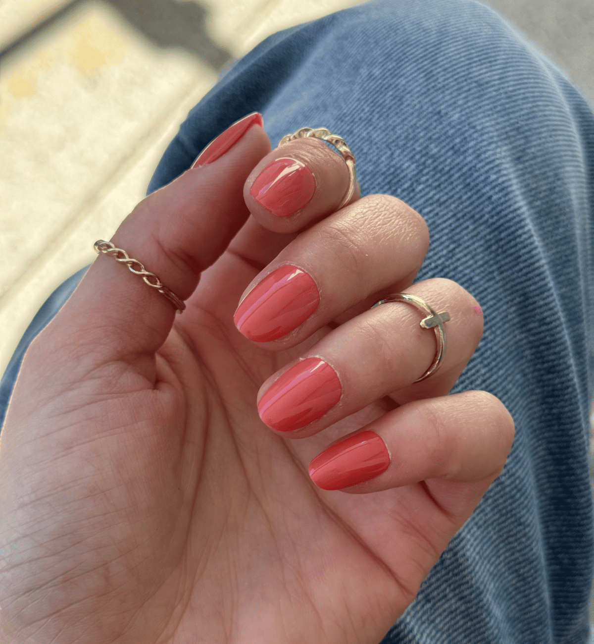 FAUX ONGLES CORAILS ARRONDIS COURTS