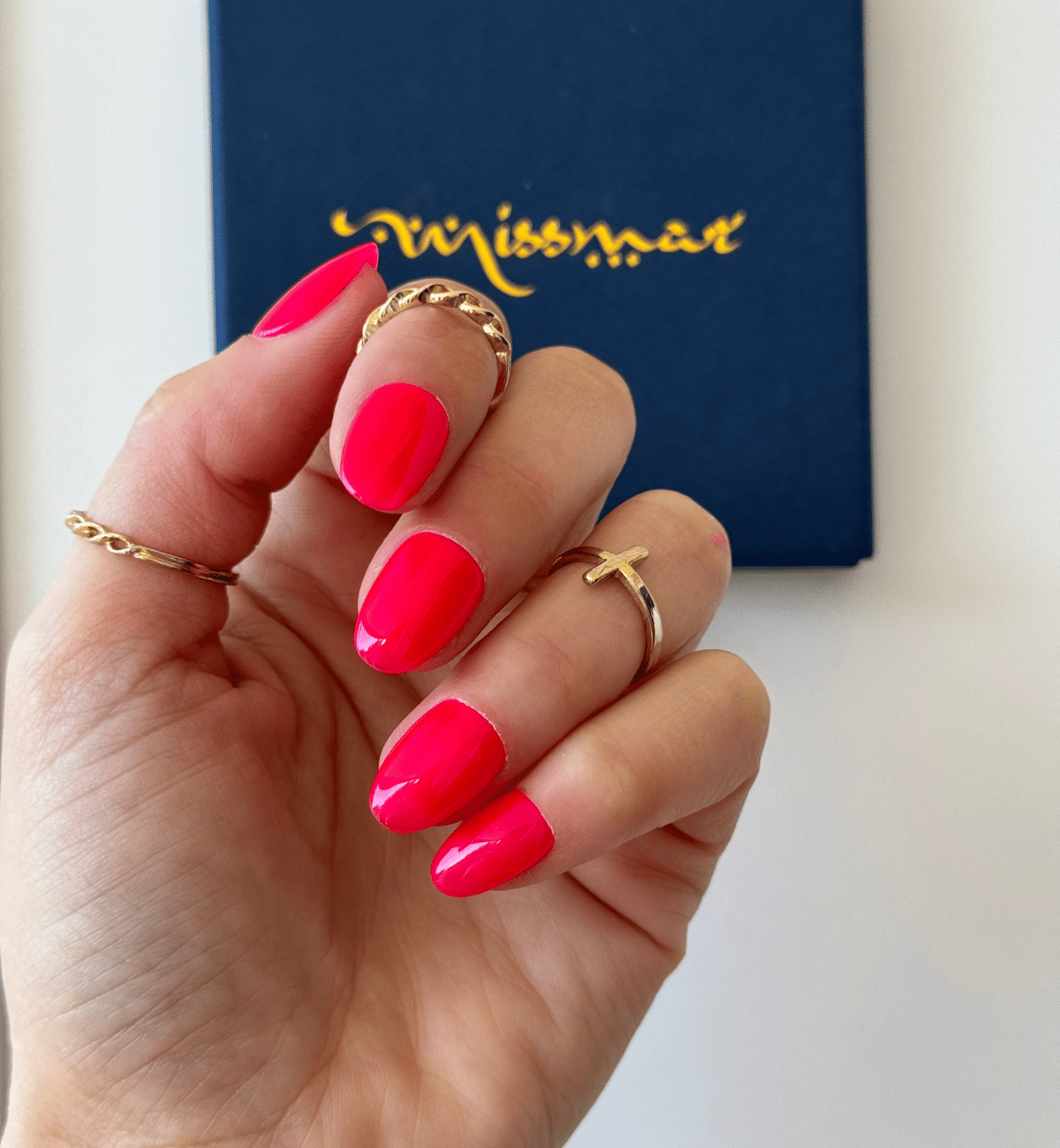 FAUX ONGLES ROSES FUSHIA ARRONDIS COURTS