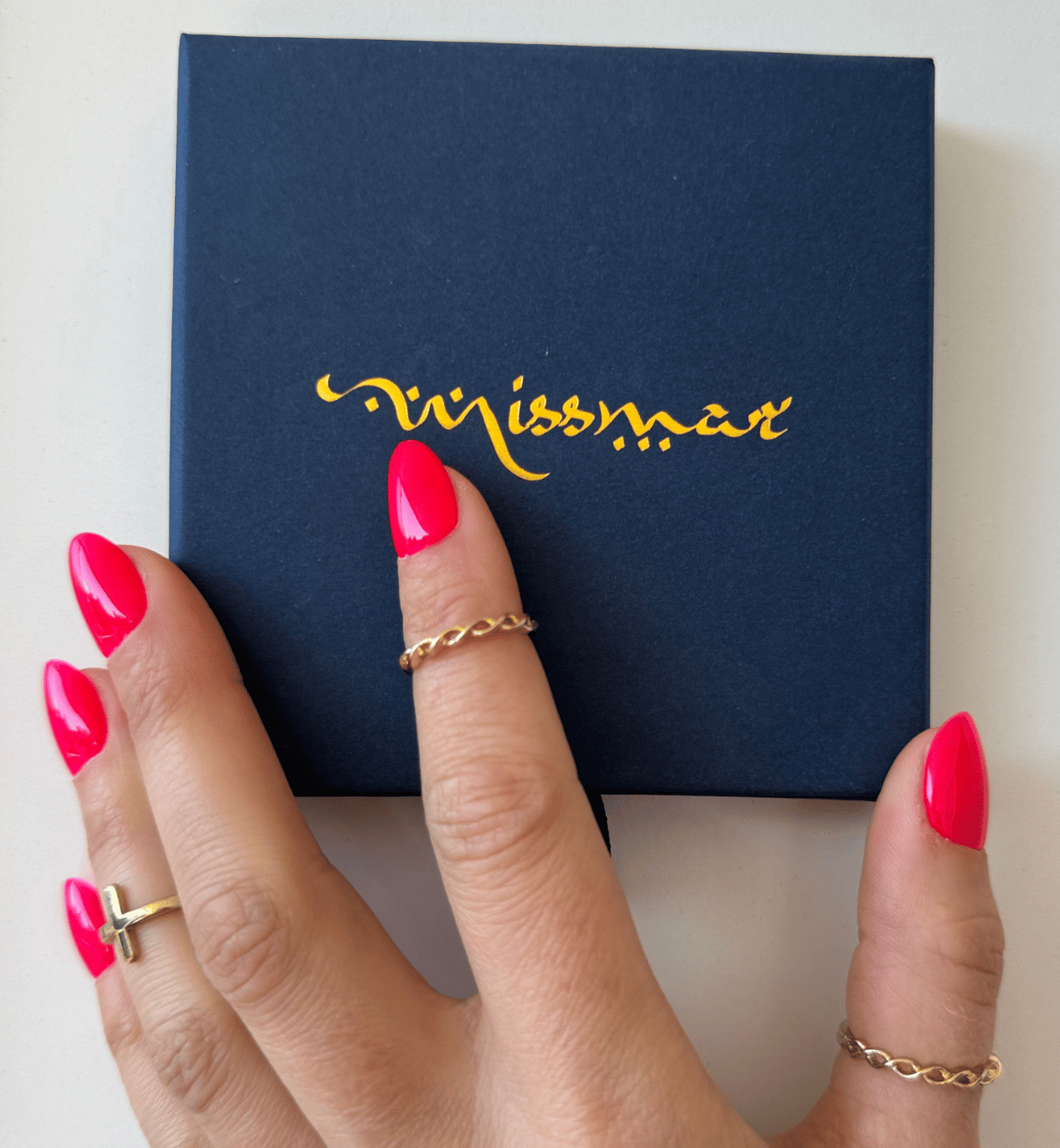 FAUX ONGLES ROSES FUSHIA ARRONDIS COURTS