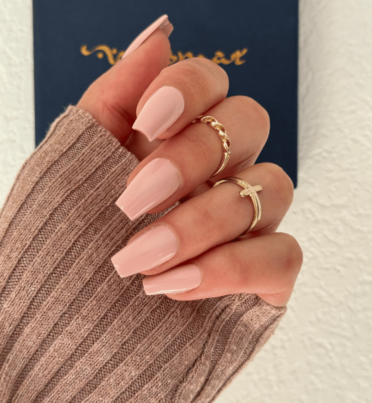 FAUX ONGLES NUDES ROSÉES COFFINS MÉDIUM