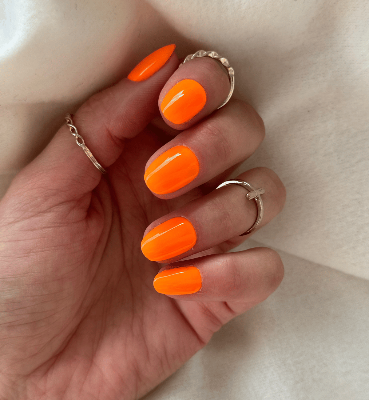 FAUX ONGLES MANDARINES ARRONDIS COURTS