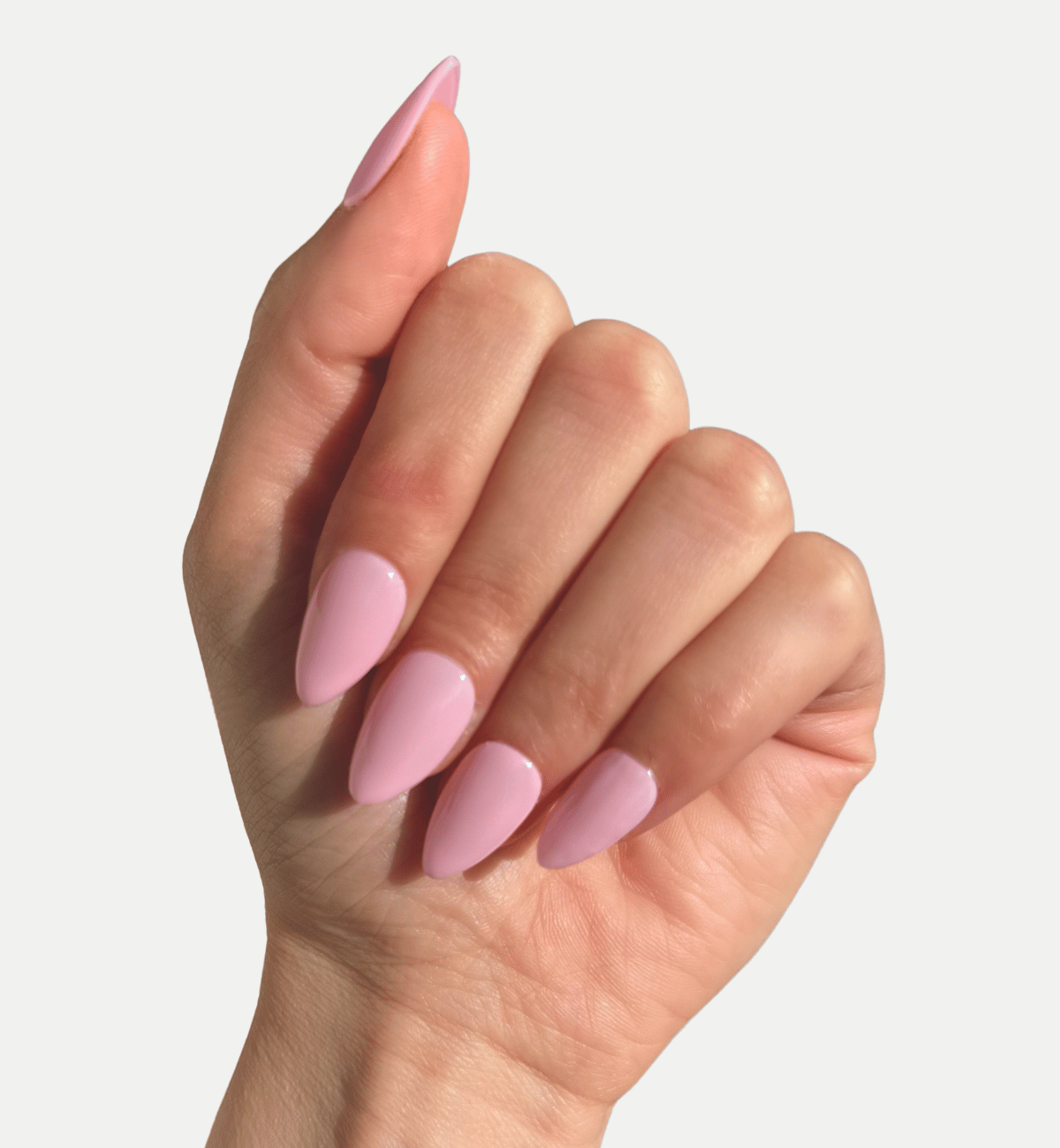 FAUX ONGLES ROSES PÂLES AMANDES MÉDIUM