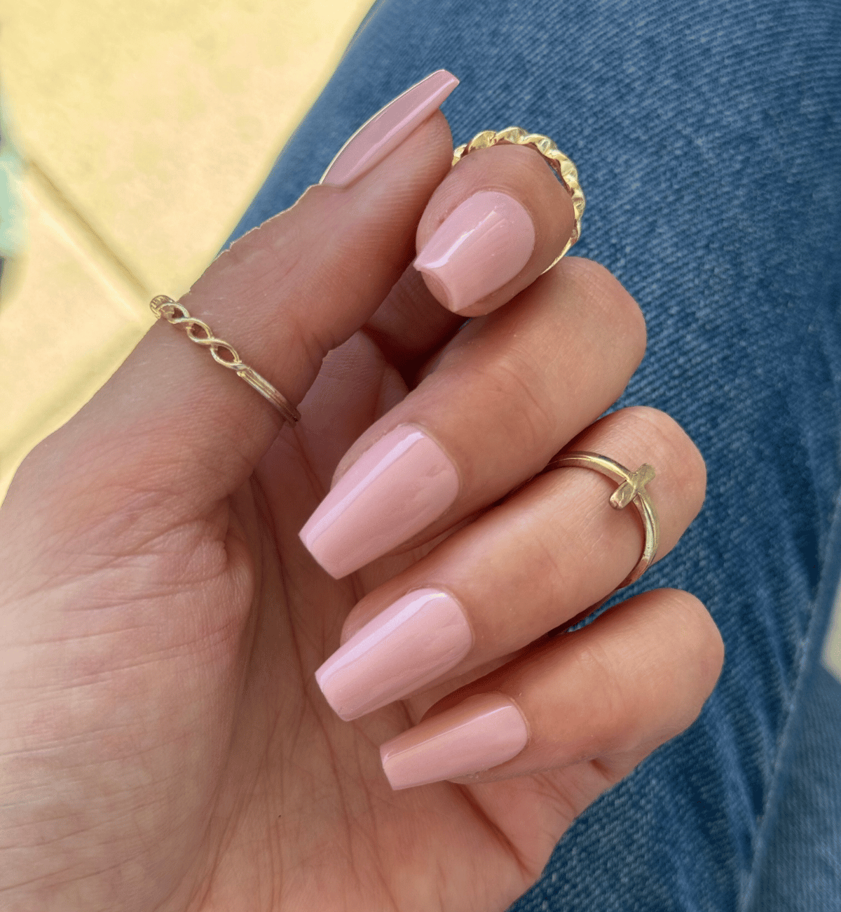 FAUX ONGLES ROSES PERLES COFFINS MÉDIUM