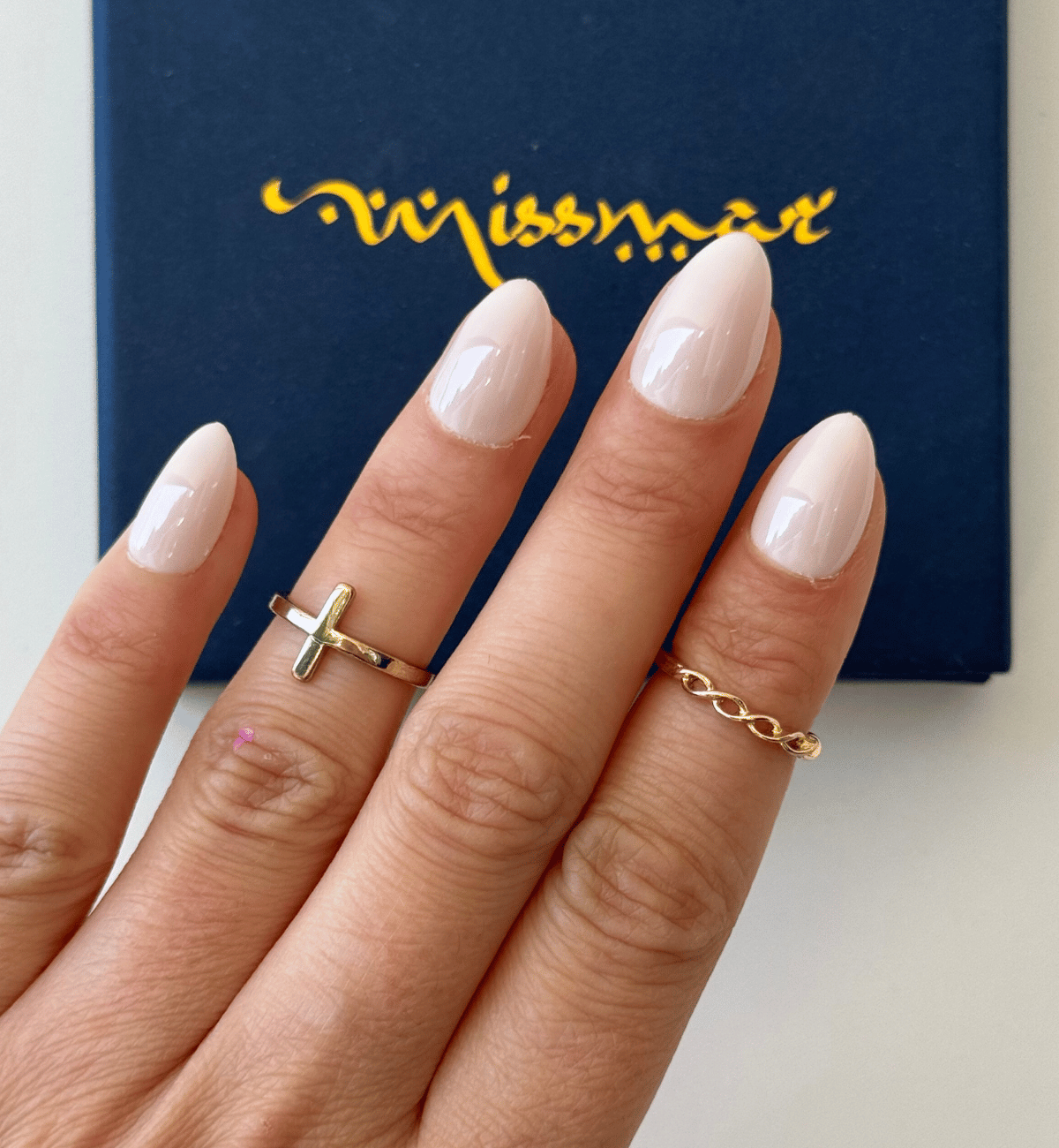 FAUX ONGLES CREAMY AMANDES COURTS