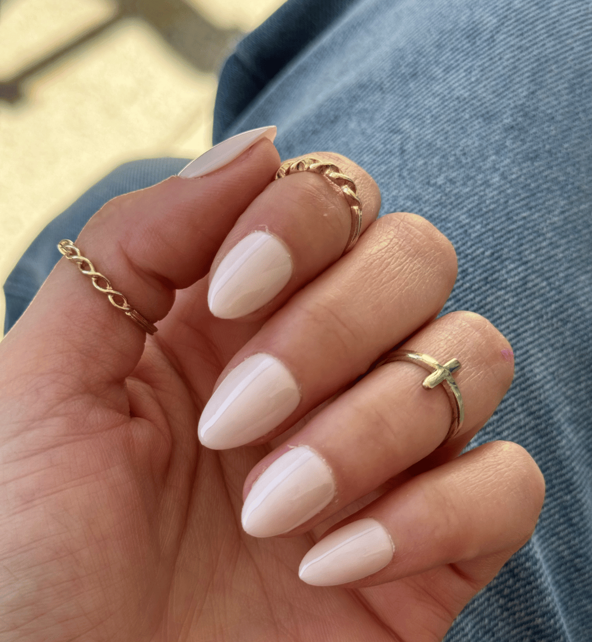 FAUX ONGLES CREAMY AMANDES COURTS