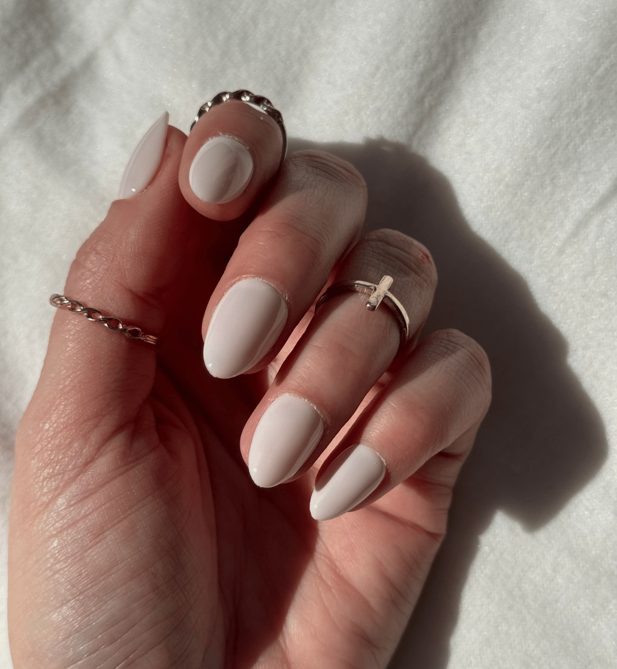 FAUX ONGLES CREAMY AMANDES COURTS