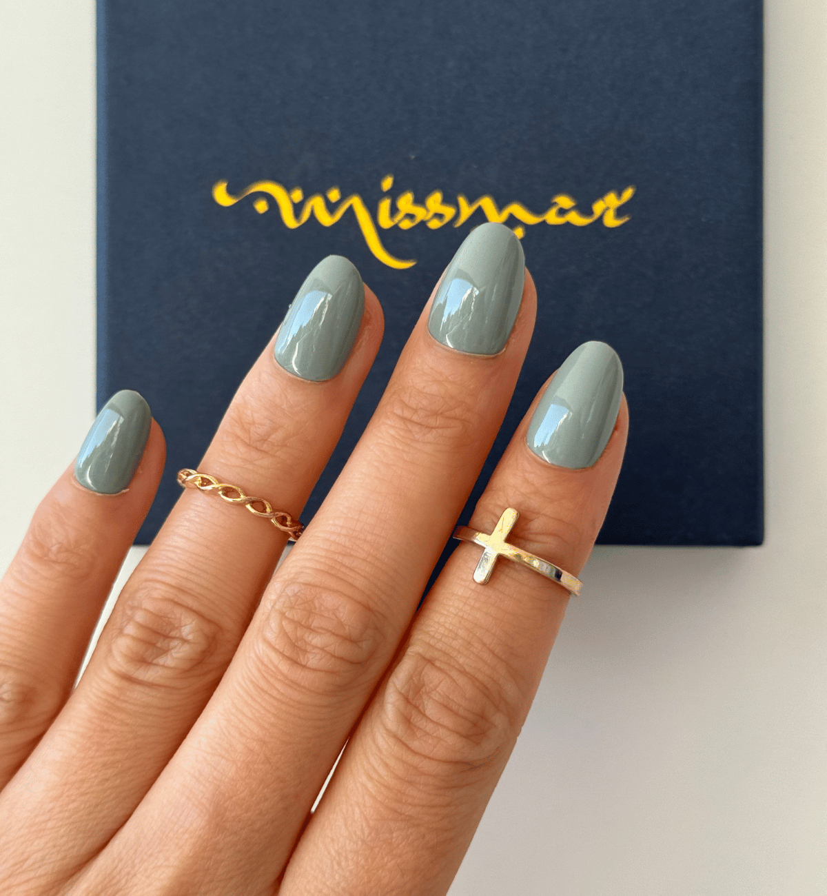 FAUX ONGLES VERTS SAUGE ARRONDIS COURTS