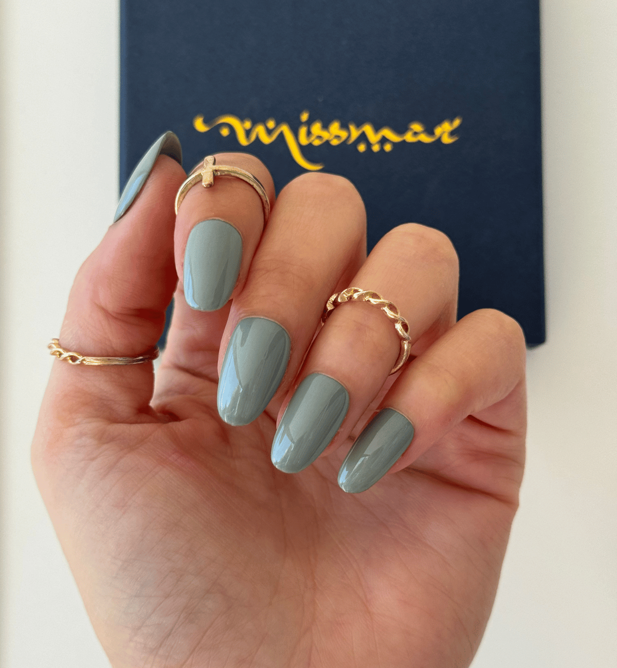 FAUX ONGLES VERTS SAUGE ARRONDIS MÉDIUM