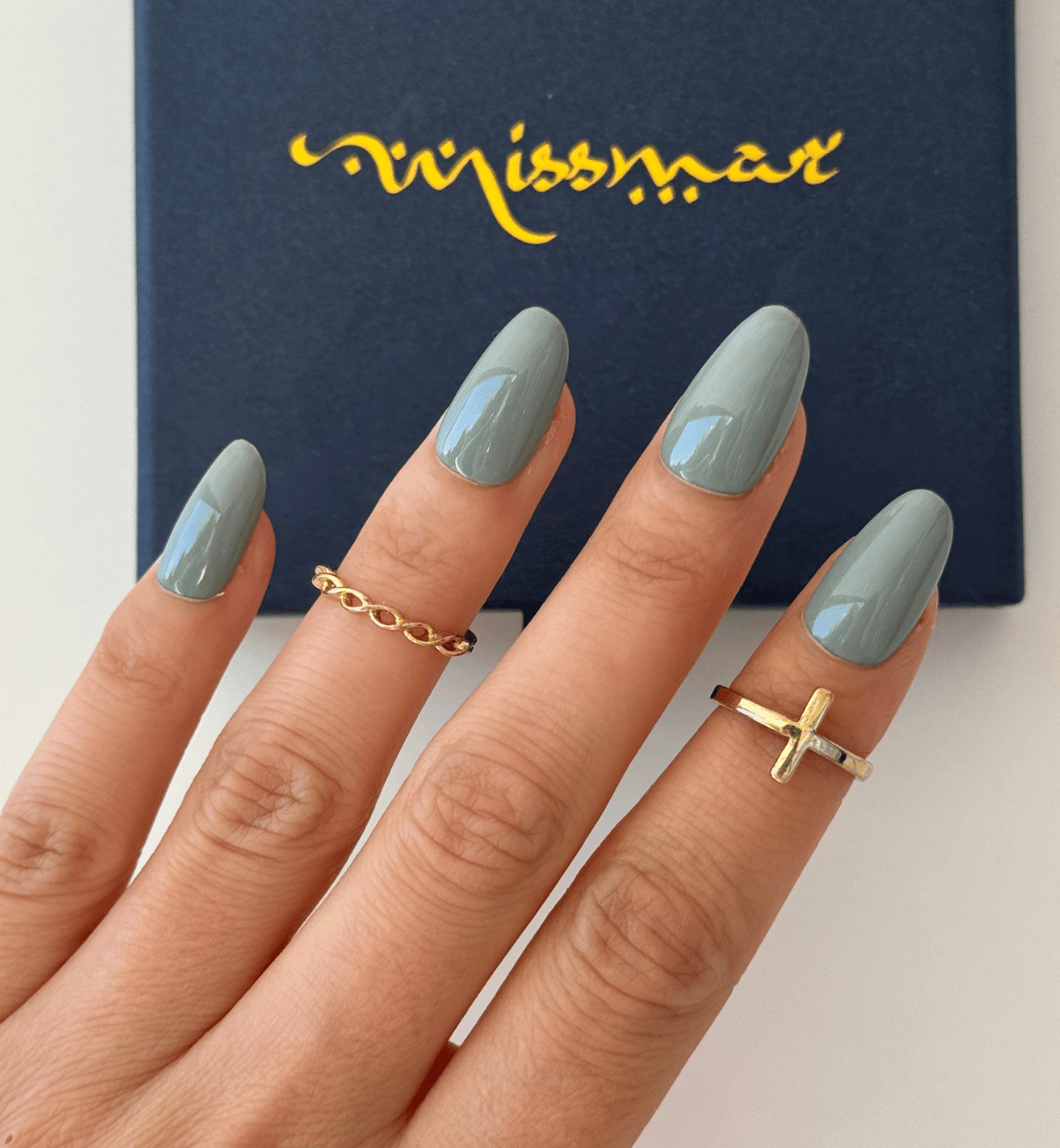 FAUX ONGLES VERTS SAUGE ARRONDIS MÉDIUM