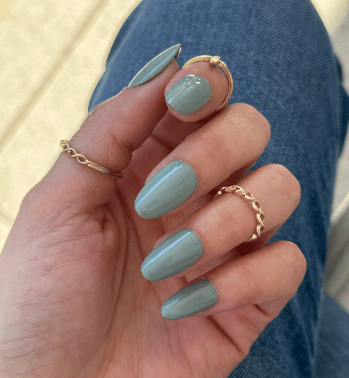 FAUX ONGLES VERTS SAUGE ARRONDIS MÉDIUM