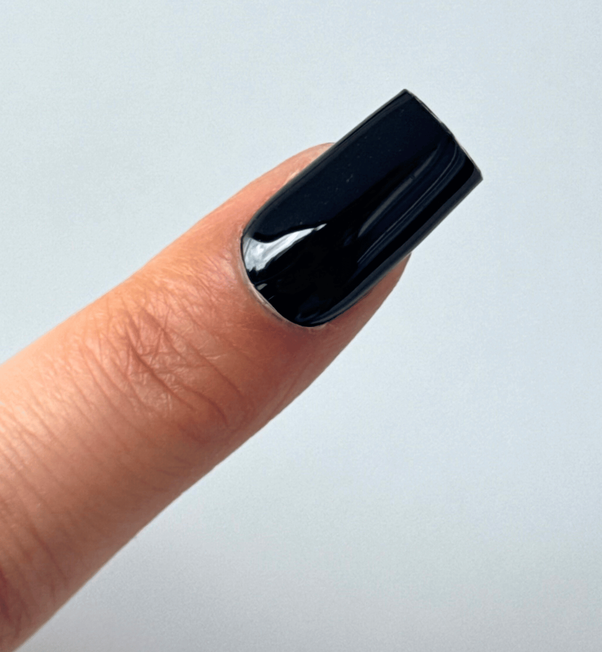 FAUX ONGLES NOIRS CARRÉS MÉDIUM
