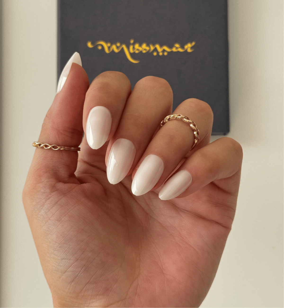 FAUX ONGLES BLANCS MILKY AMANDES MÉDIUM