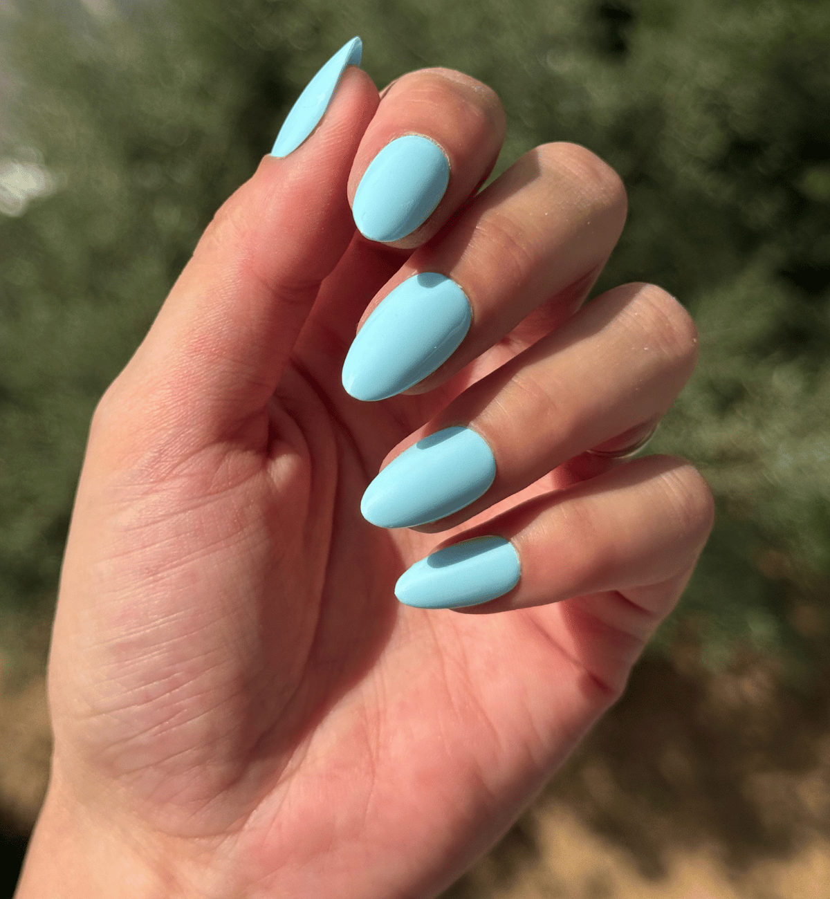 FAUX ONGLES BLEU GLACIER AMANDE MEDIUM