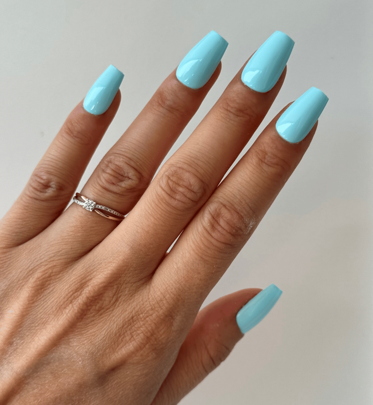 FAUX ONGLES BLEU GLACIER COFFIN MEDIUM