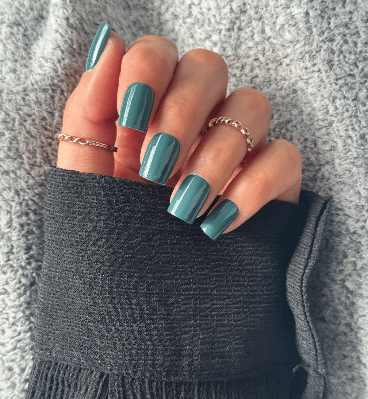 FAUX ONGLES VERTS OCÉAN CARRÉS COURTS