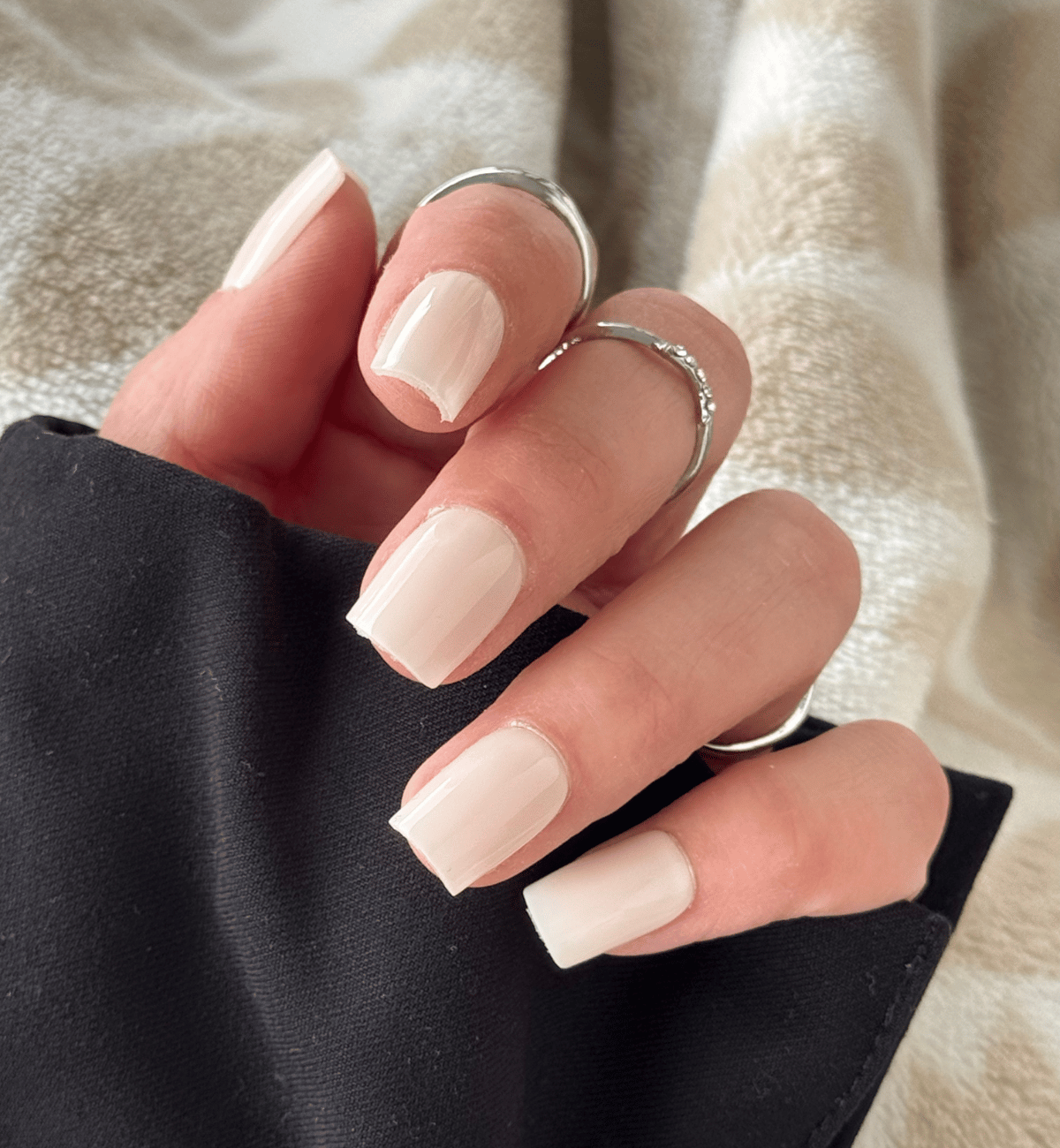 FAUX ONGLES CREAMY CARRÉS COURTS