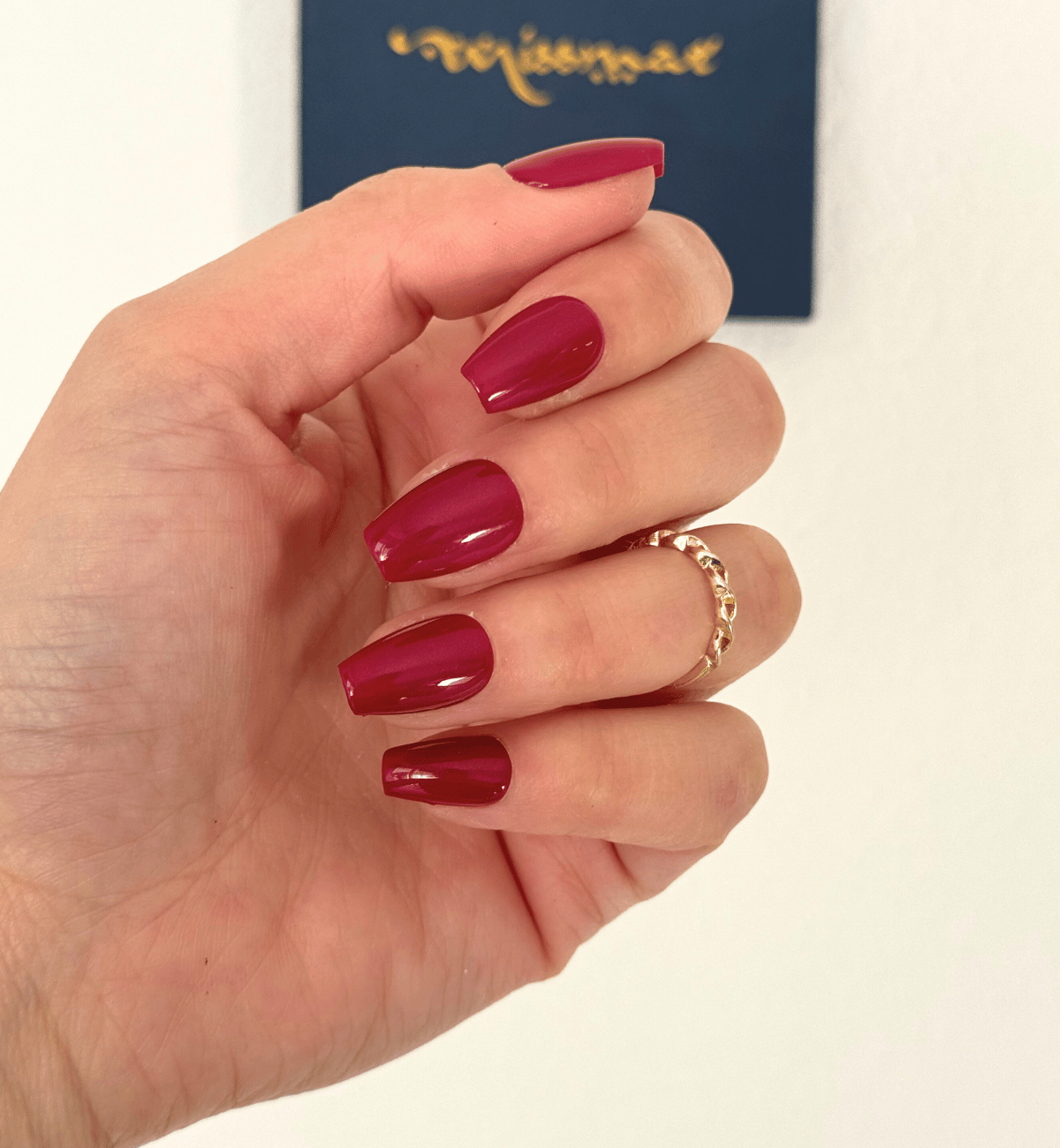 FAUX ONGLES ROUGES CERISE COFFINS COURTS