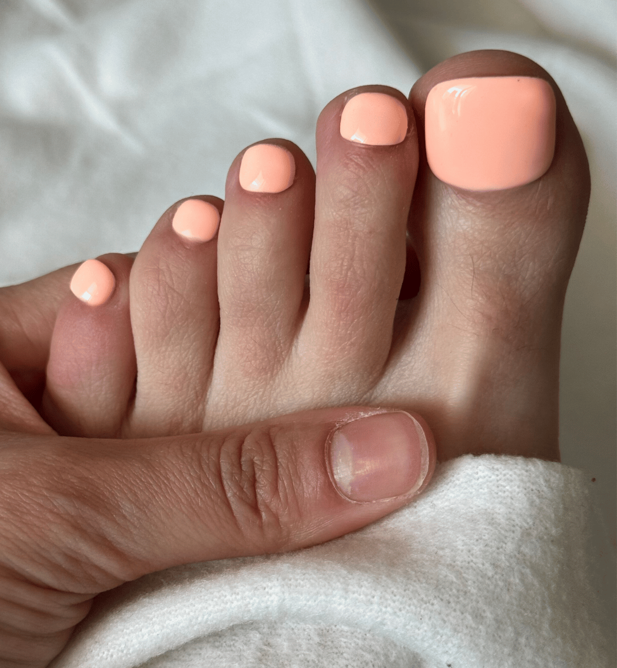 FAUX ONGLES PIEDS ORANGES PASTELS