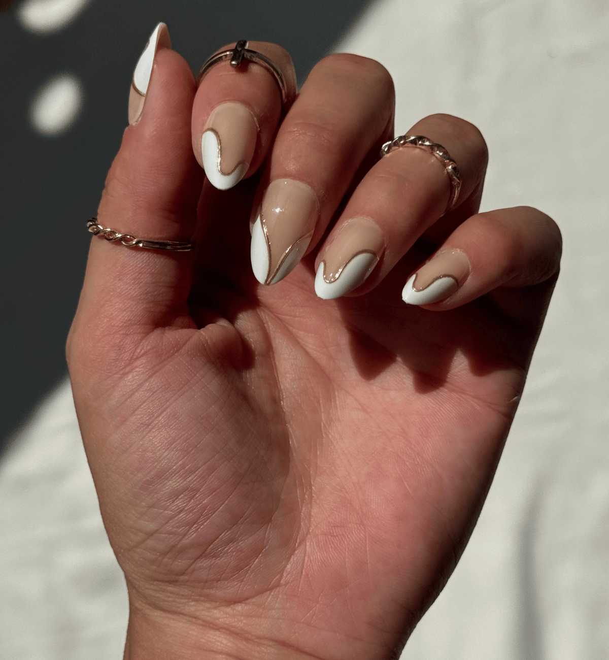 FAUX ONGLES FRENCH GOLDEN AMANDES MÉDIUM