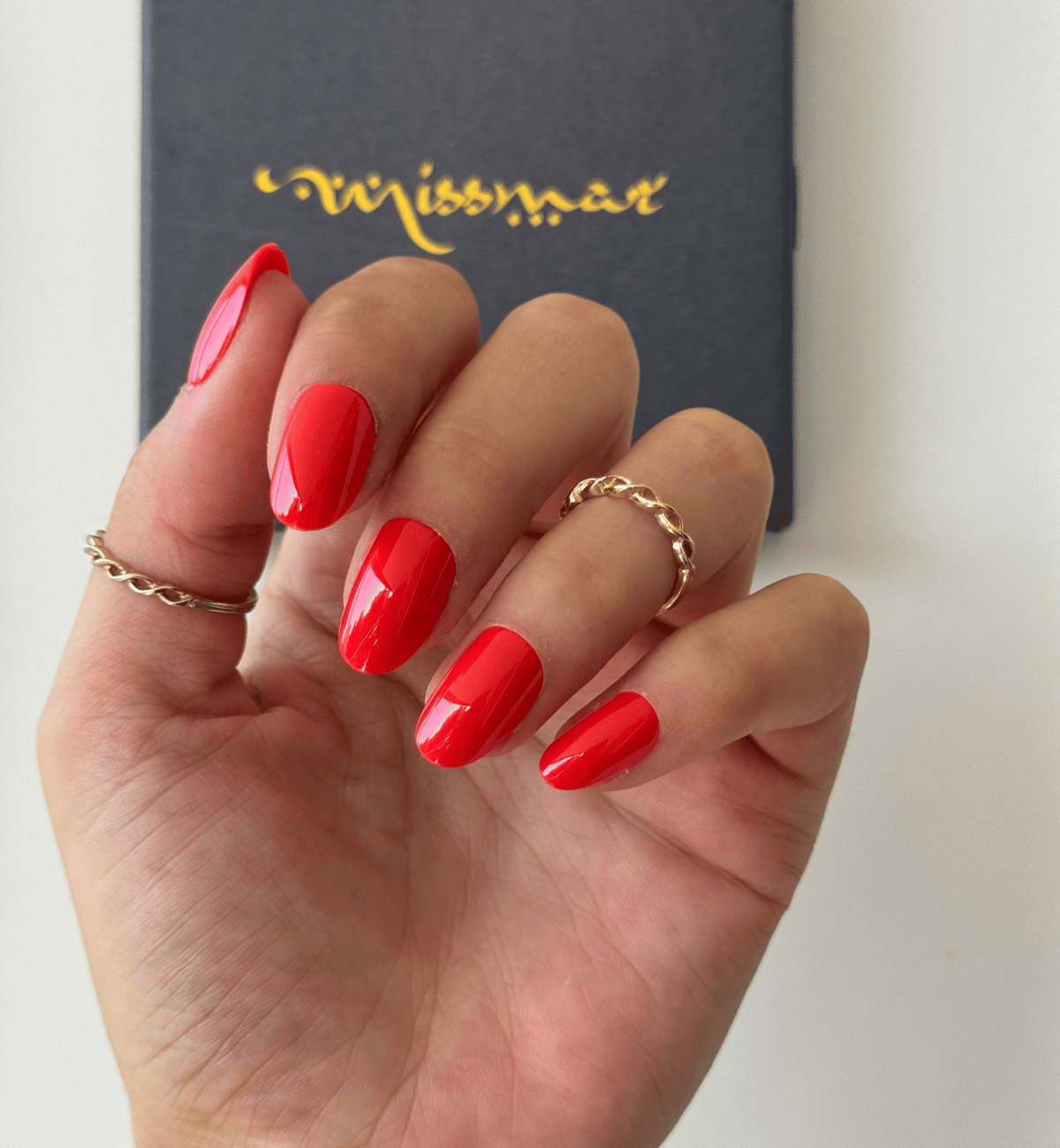 FAUX ONGLES ROUGES ARRONDIS COURTS