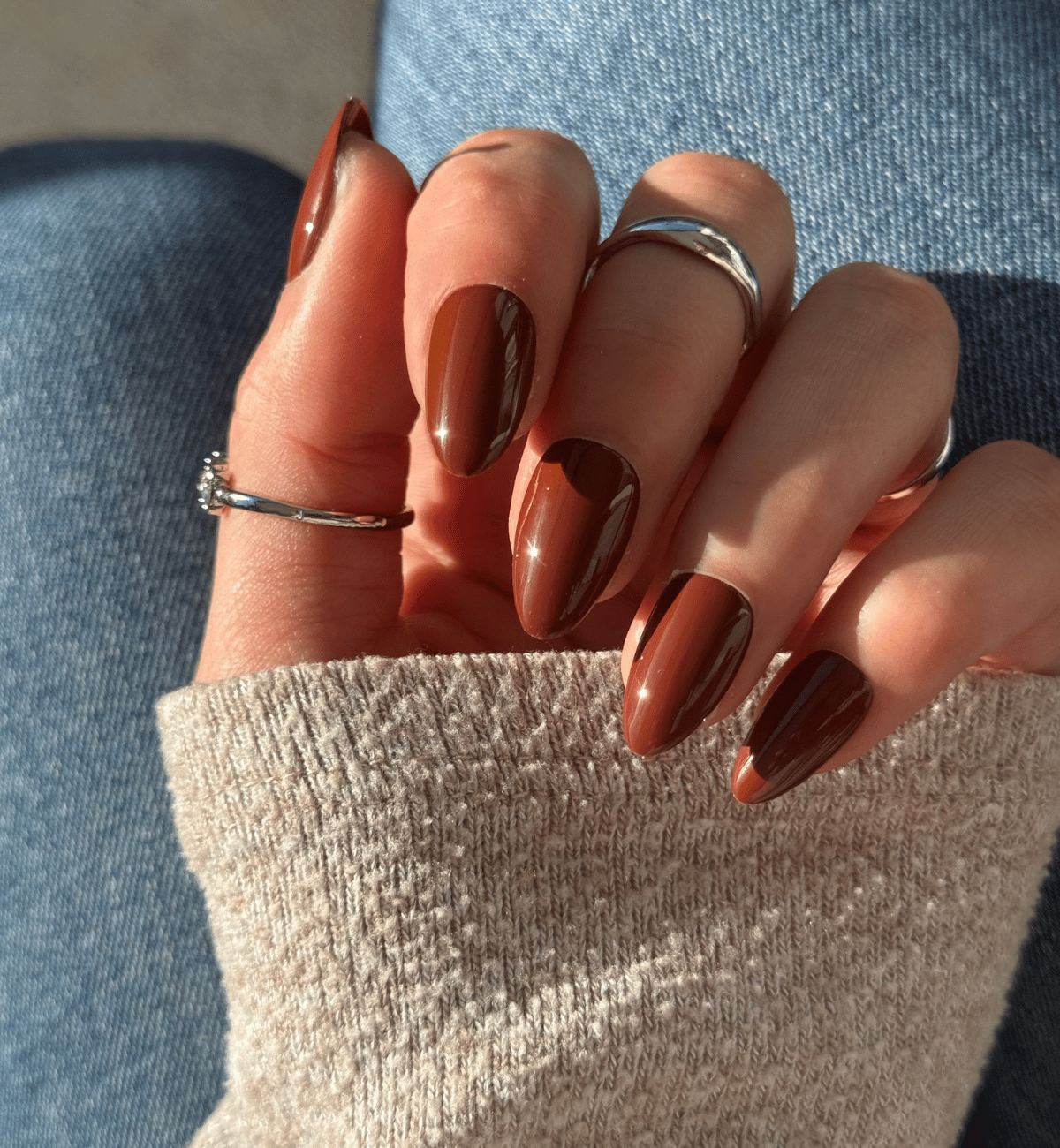 FAUX ONGLES MARRONS CACAO AMANDES MÉDIUM