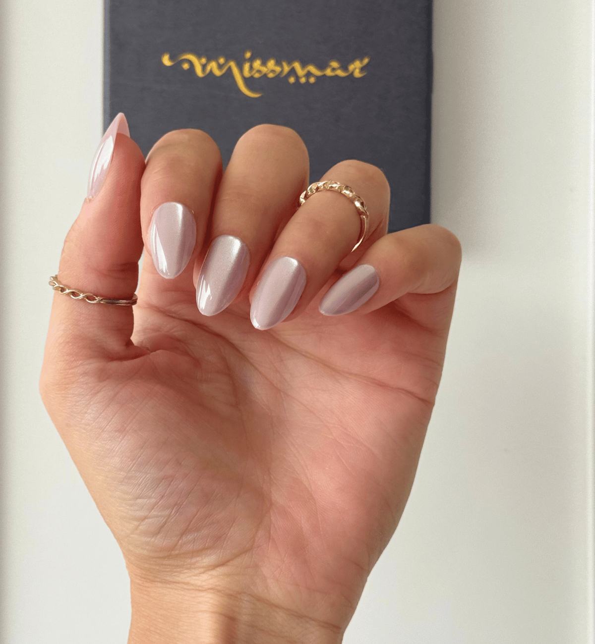 FAUX ONGLES CAT EYES : GRIS DE LIN AMANDES MÉDIUM