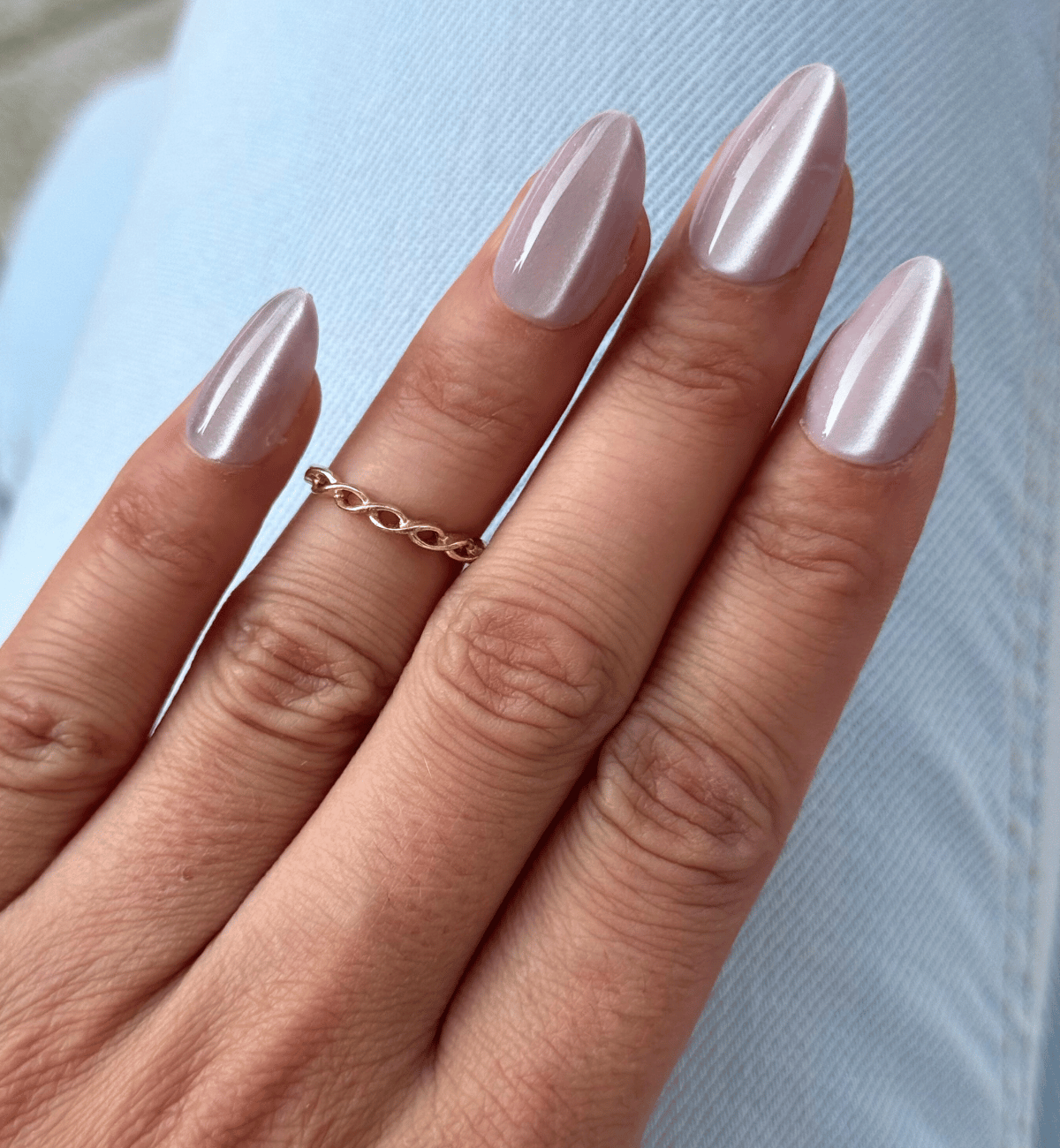 FAUX ONGLES CAT EYES : GRIS DE LIN AMANDES MÉDIUM