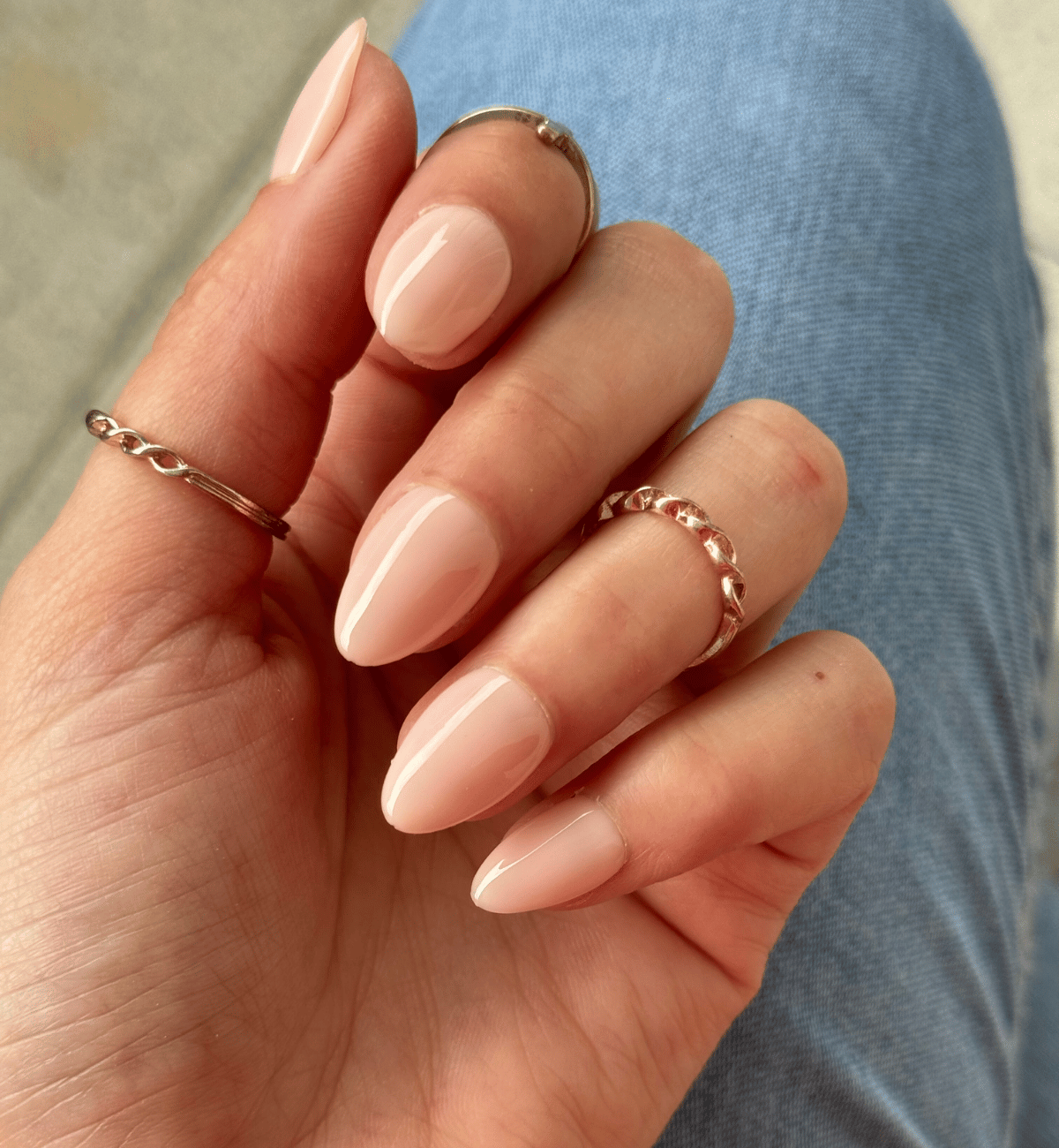 FAUX ONGLES ABRICOT NUDES AMANDES COURTS