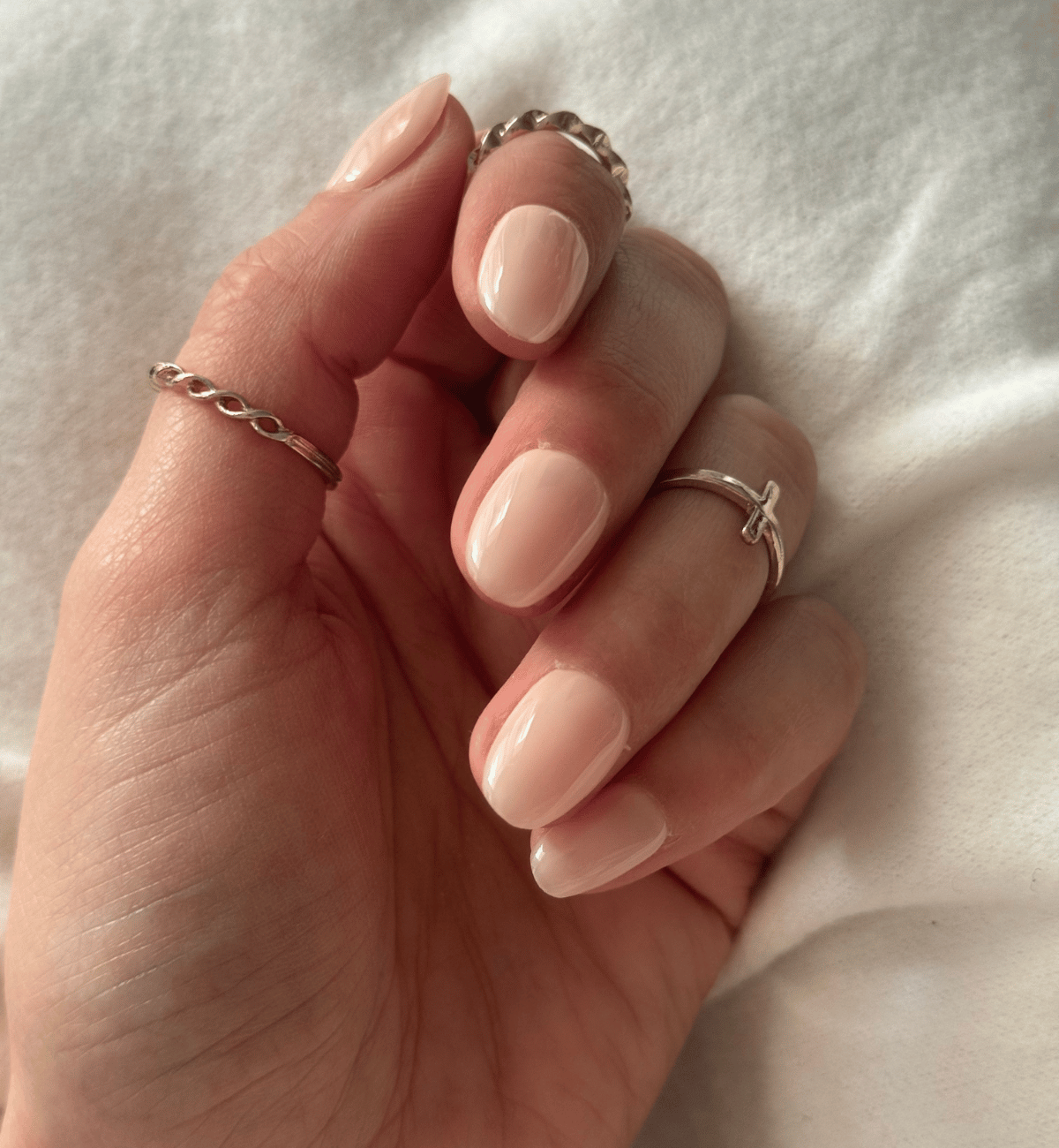FAUX ONGLES ABRICOT NUDE ARRONDIS COURTS